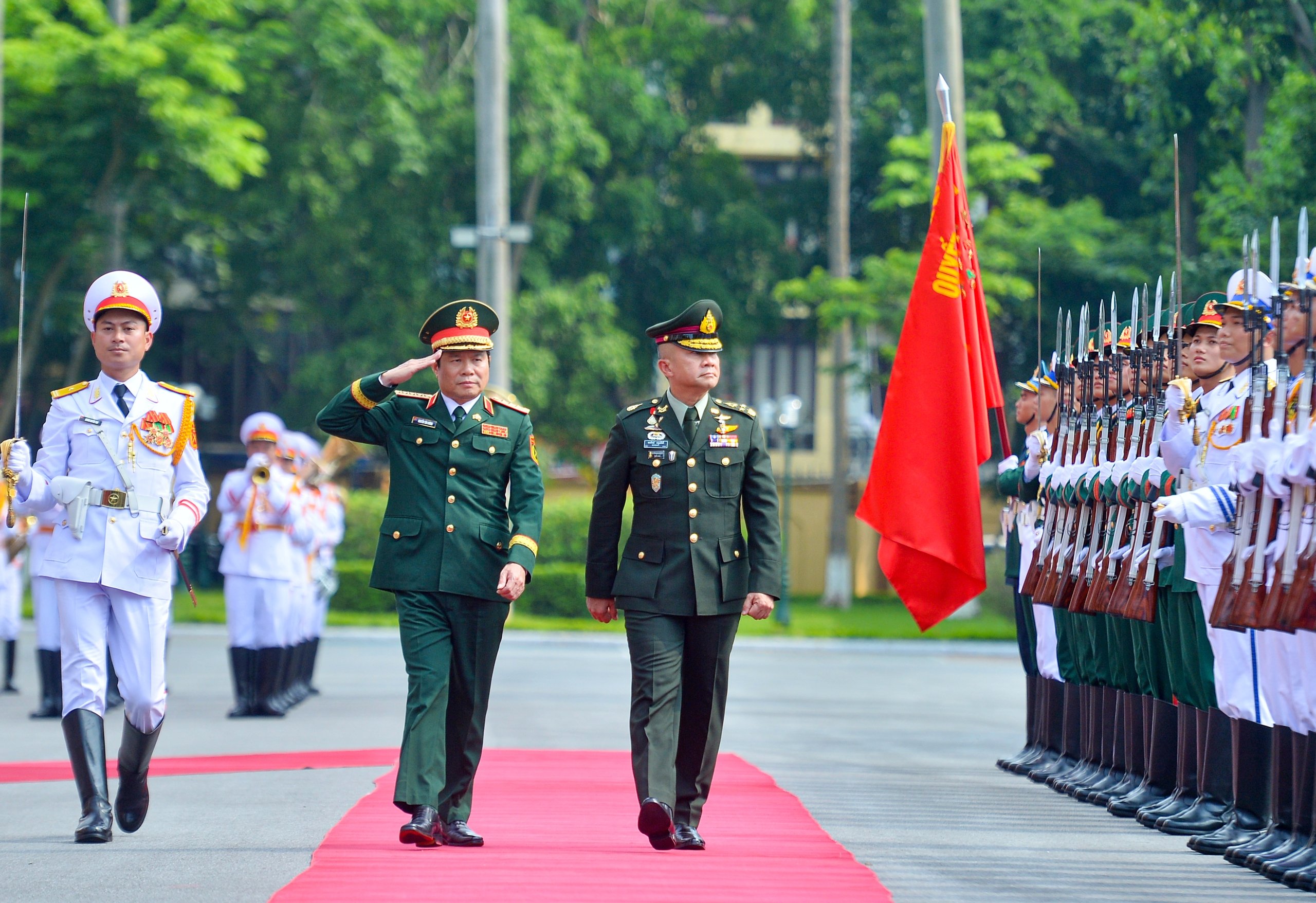 Đại tướng quân đội Thái Lan đánh giá cao chính sách quốc phòng 'bốn không' của Việt Nam- Ảnh 1.
