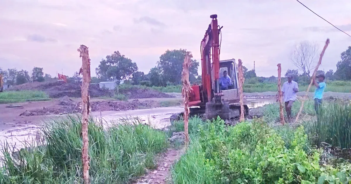 Dân gặp khó vì mất đường dân sinh đi lại