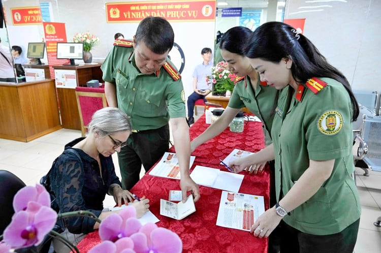 a08-dinh-danh-nuoc-ngoai-3jpg-1751428553794.jpg