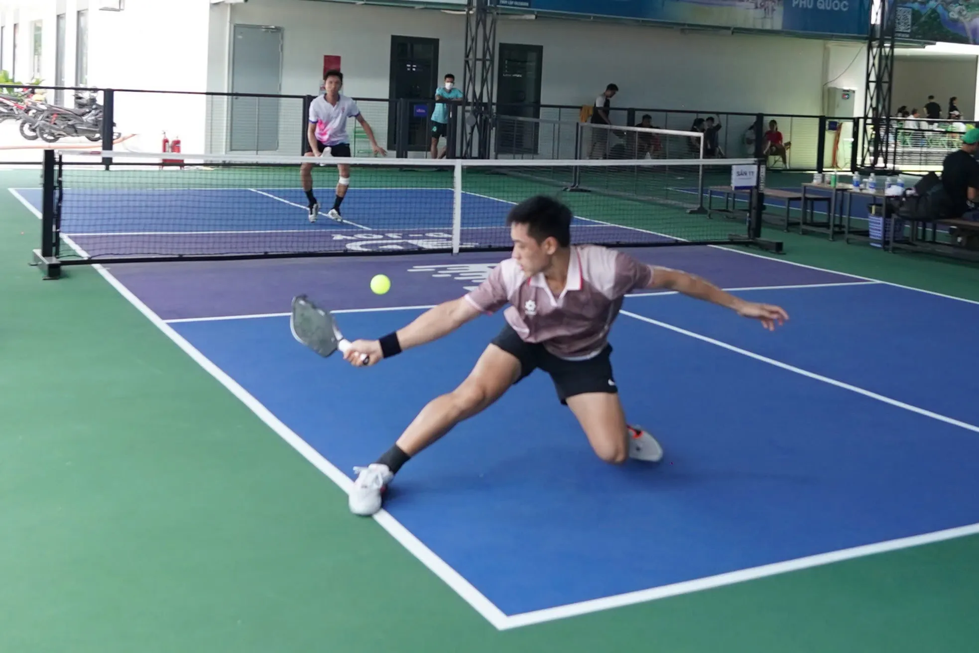 Những màn trình diễn đỉnh cao thổi bùng không khí sôi động ở Giải Pickleball Việt Nam 2025 ảnh 10
