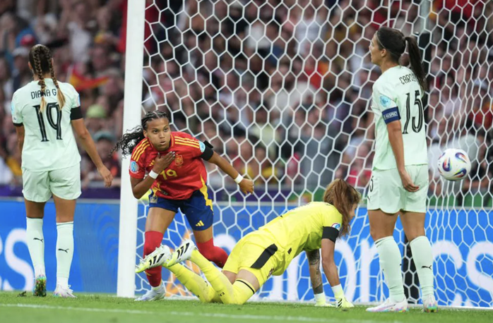 Tây Ban Nha thắng đậm láng giềng Bồ Đào Nha tại Euro Women 2025- Ảnh 2.