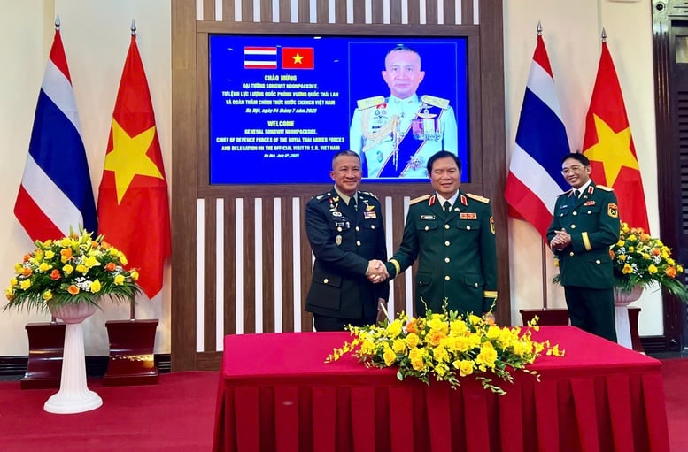 Tư lệnh Lực lượng Quốc phòng Thái Lan thăm chính thức Việt Nam- Ảnh 1.