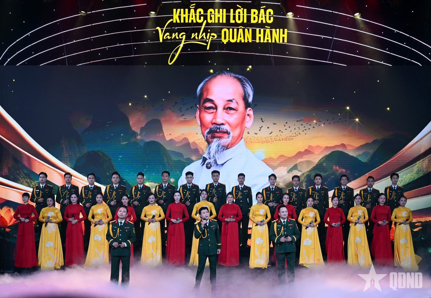 Tổng Bí thư Tô Lâm dự Chương trình giao lưu - nghệ thuật “Khắc ghi lời Bác - Vang nhịp quân hành”