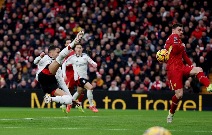 Siêu dự bị Jota bùng nổ, Liverpool thoát thua ở Anfield- Ảnh 2.