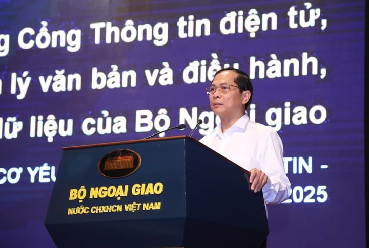 Phó Thủ tướng, Bộ trưởng Ngoại giao - ông Bùi Thanh Sơn - phát biểu tại buổi lễ. (Nguồn: VNPT)
