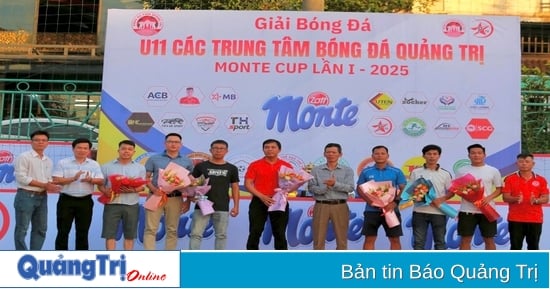 Khai mạc Giải Bóng đá U11 các trung tâm bóng đá cộng đồng Quảng Trị lần thứ I