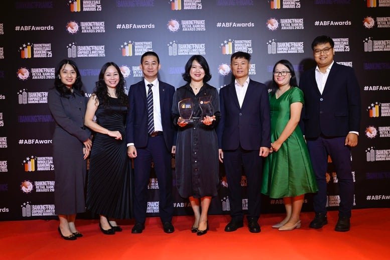 Vietcombank tiếp tục được vinh danh và nhận cú đúp giải thưởng quản trị rủi ro từ Asian Banking and Finance- Ảnh 1.
