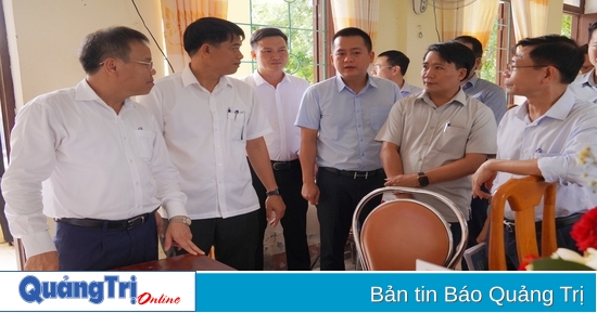 Phó Chủ tịch UBND tỉnh Lê Đức Tiến kiểm tra vận hành mô hình chính quyền 2 cấp tại xã Sen Ngư