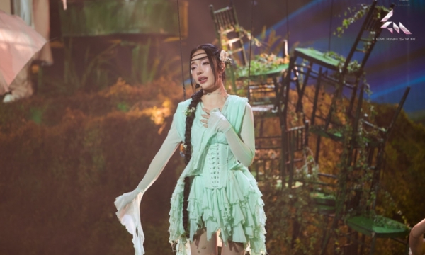 Hoang Duyen ប្រែ​សម្រួល​បទ​លា "Em xinh say hi" ទៅ​ជា​បទ​ចម្រៀង​ថ្មី។