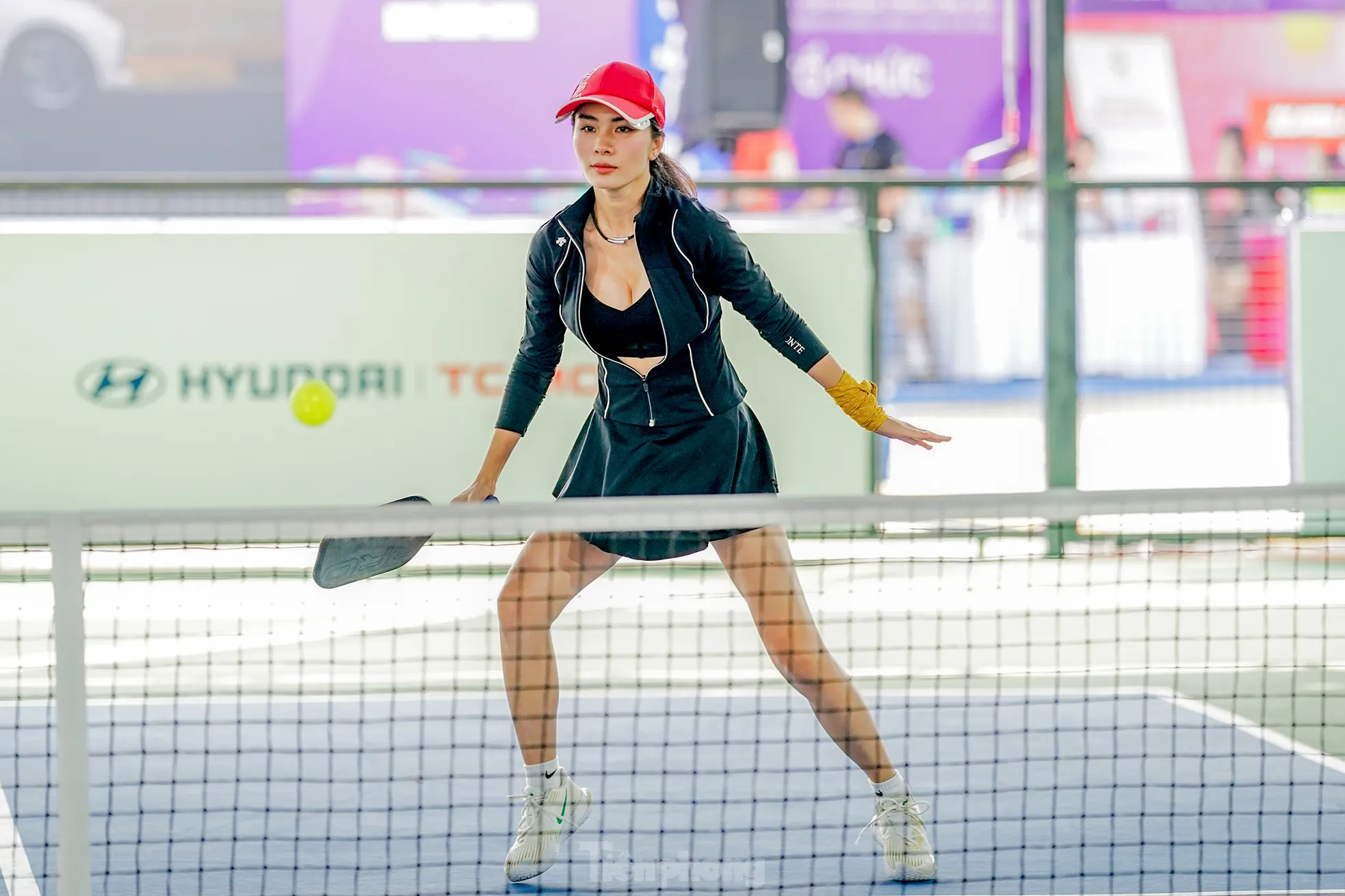 Nữ hoàng tốc độ Lê Nhàn khoe dáng tại giải Việt Nam Pickleball - Cúp Hyundai Thành Công 2025 ảnh 3