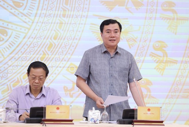 Thứ trưởng Nguyễn Sinh Nhật Tân phát biểu tại họp báo Chính phủ. (Ảnh: Chinhphu)