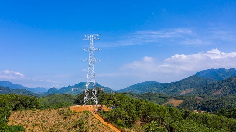 Dự án Đường dây 500kV Lào Cai - Vĩnh Yên: Hoàn thành kéo dây những khoảng néo đầu tiên- Ảnh 1.