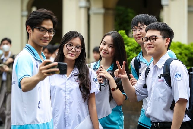 Học sinh đề xuất thay đổi cách học để thích nghi với thi cử mới năm 2025 - Ảnh 1.