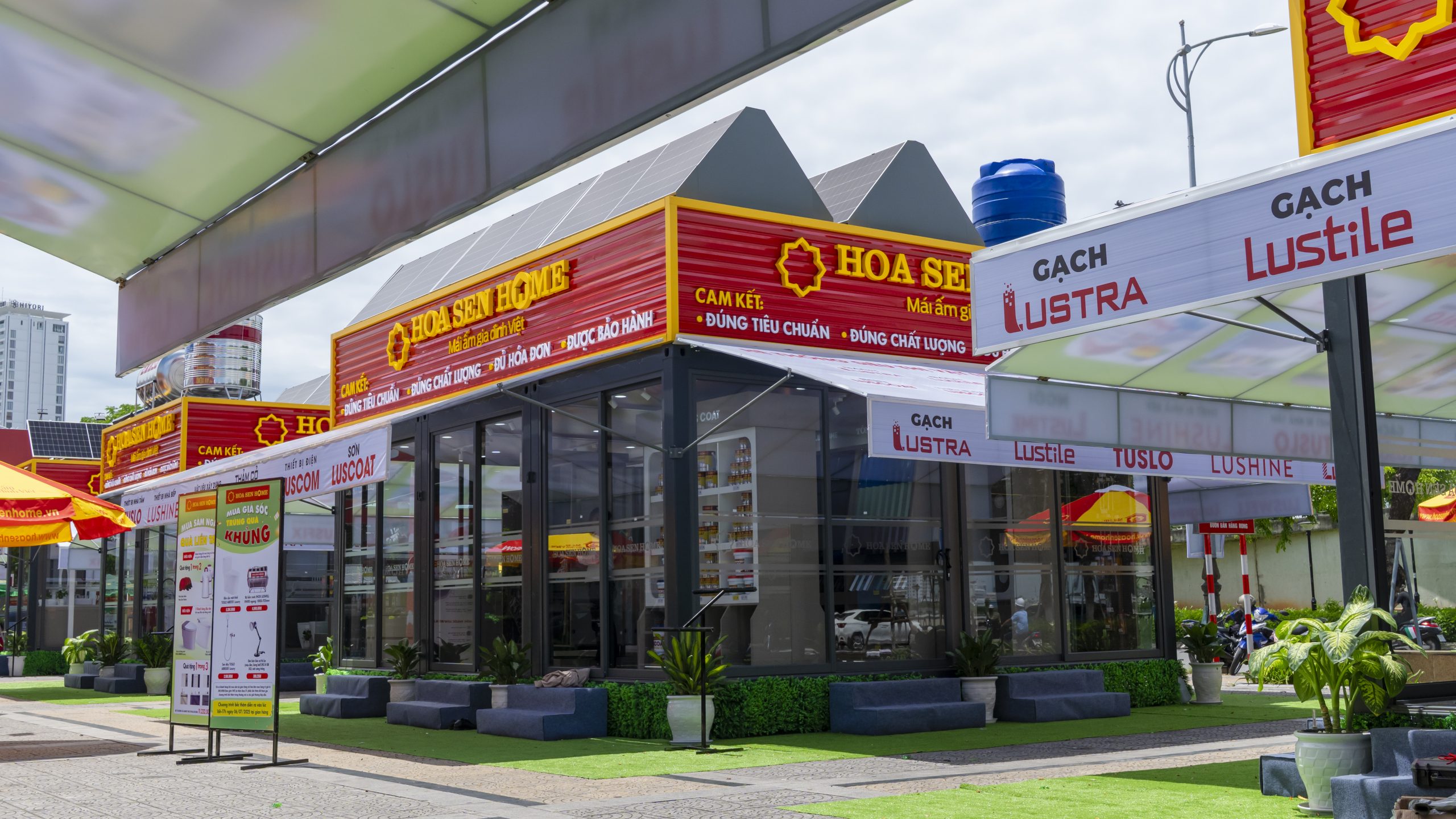 Mô hình showroom Hoa Sen Home từ container độc đáo
