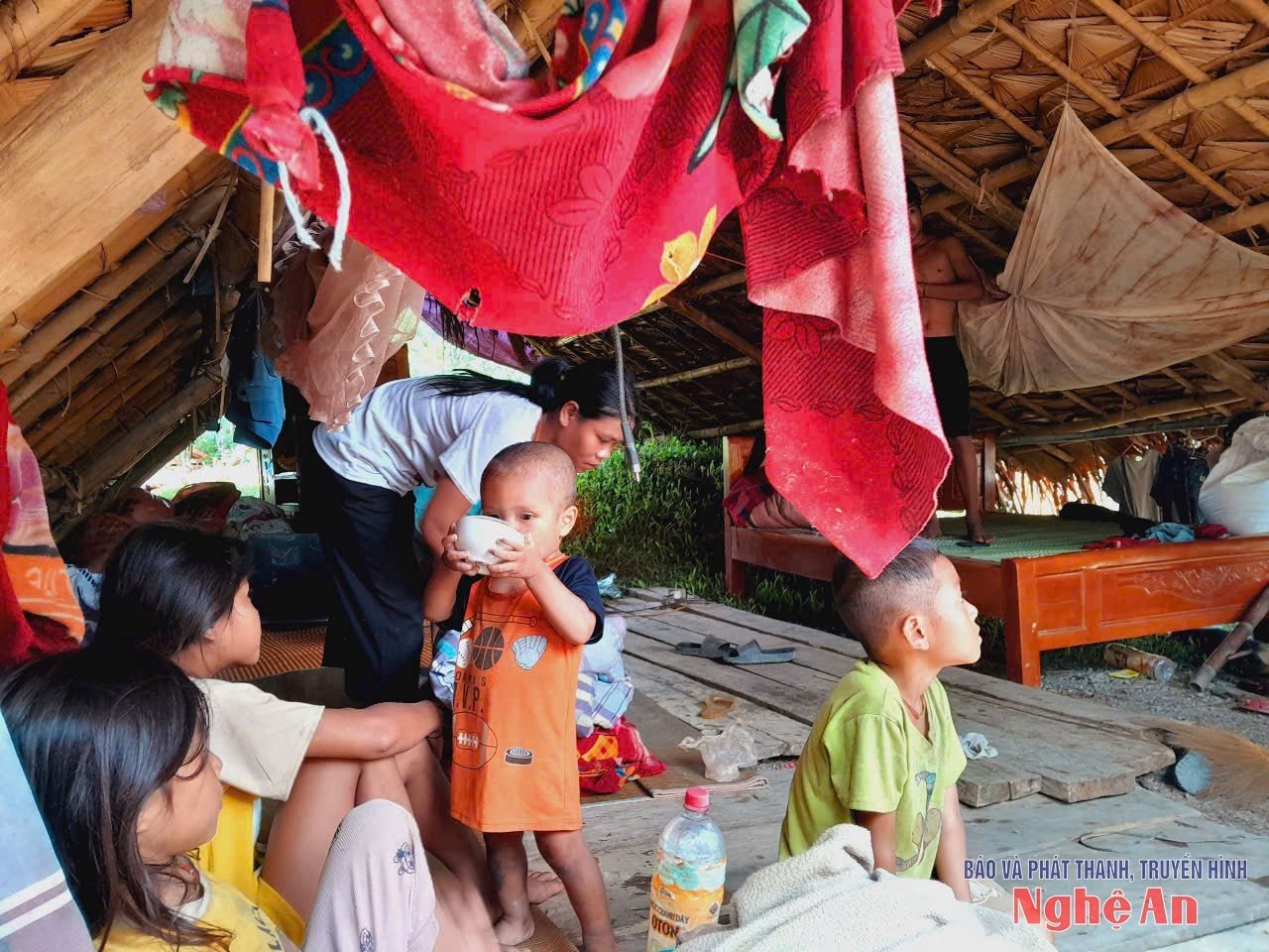 Cuộc sống của người dân Đan Lai bản Cò Phạt còn nhiều khó khăn. Ảnh: Nguyễn Nam