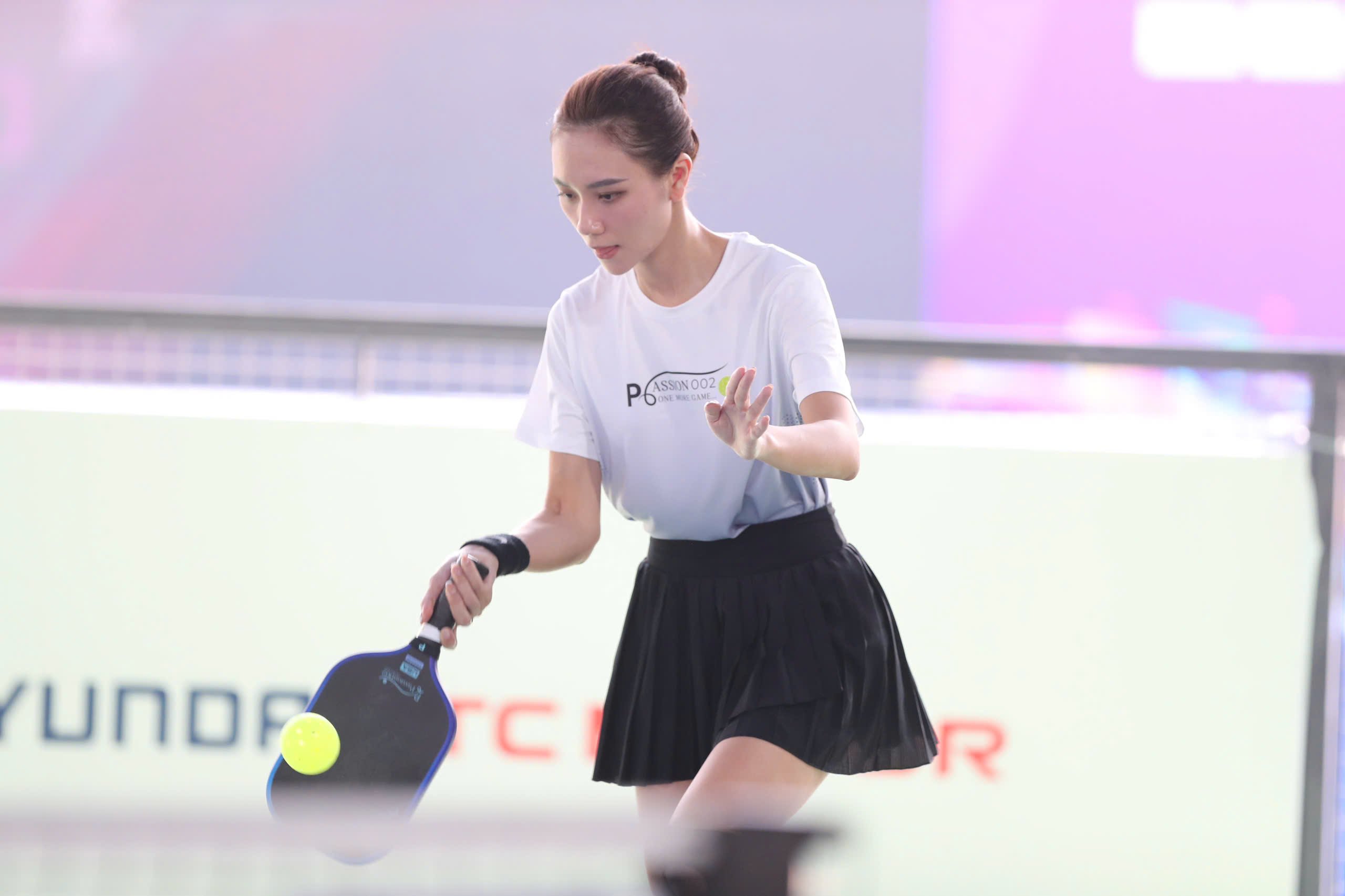 Hoa hậu Hà Trúc Linh cùng dàn bóng hồng khuấy động giải pickleball Việt Nam - Ảnh 3.