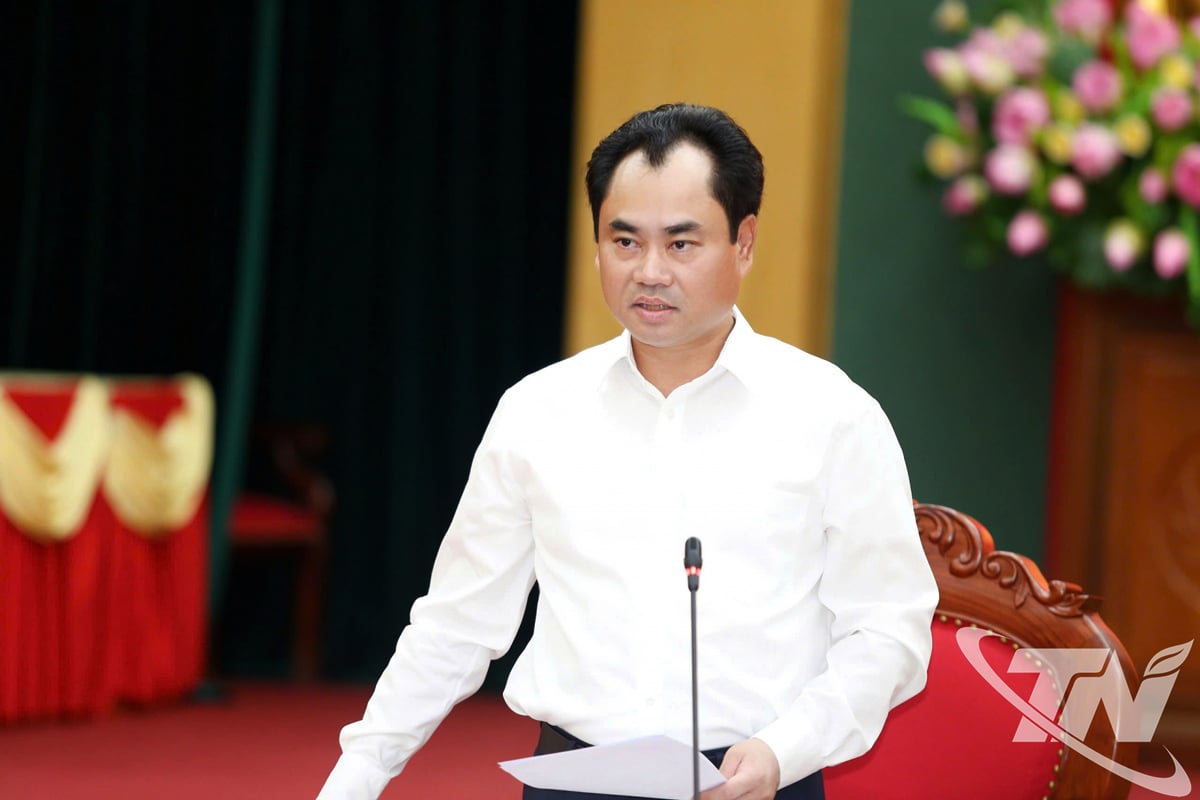Đồng chí Bí thư Tỉnh ủy Trịnh Việt Hùng phát biểu chỉ đạo tại Hội nghị.