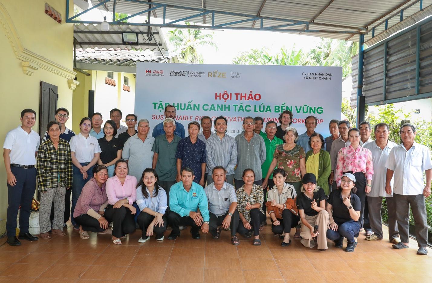 A group of people posing for a photo    Description automatically generated