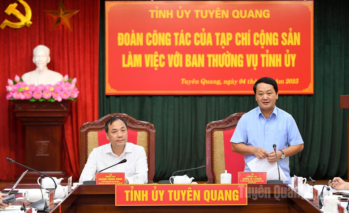 Đồng chí Hầu A Lềnh, Ủy viên BCH Trung ương Đảng, Bí thư Tỉnh ủy phát biểu kết luận buổi làm việc.