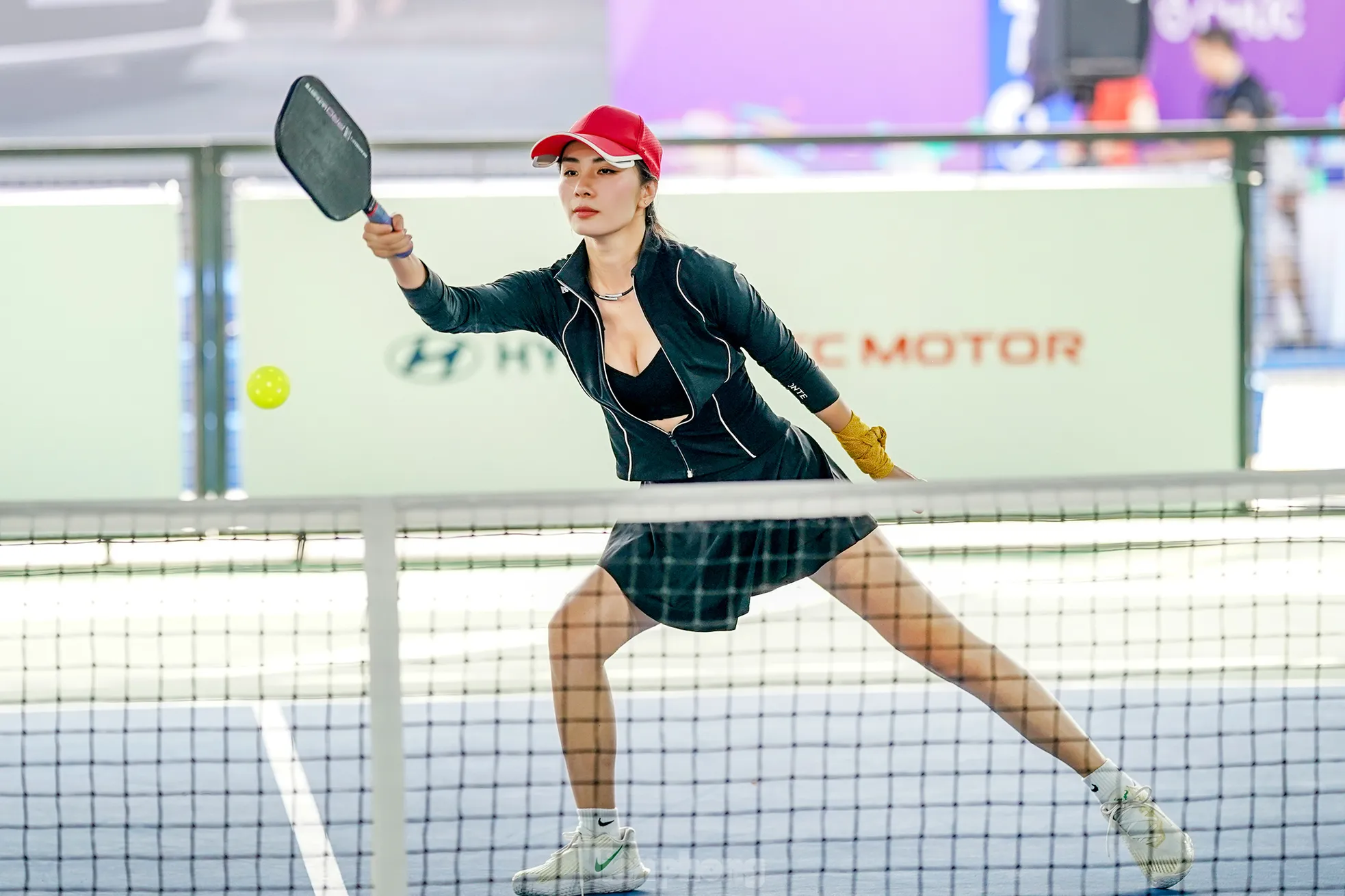 Nữ hoàng tốc độ Lê Nhàn khoe dáng tại giải Việt Nam Pickleball - Cúp Hyundai Thành Công 2025 ảnh 7