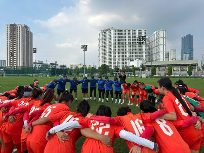 Tân binh Việt kiều thử sức cùng tuyển U20 nữ Việt Nam - Ảnh 2.