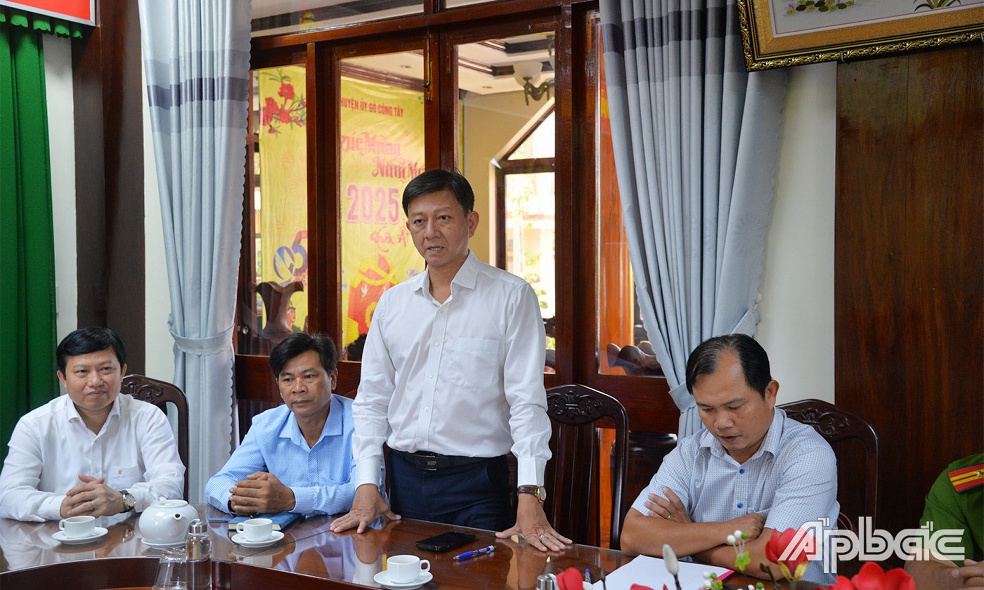 Lãnh đạo các sở, ngành tỉnh phát biểu tại buổi làm việc