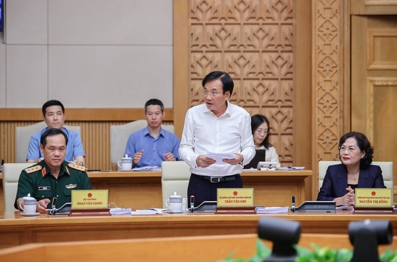 Thủ tướng yêu cầu kiên định mục tiêu, thực hiện "3 tăng tốc"