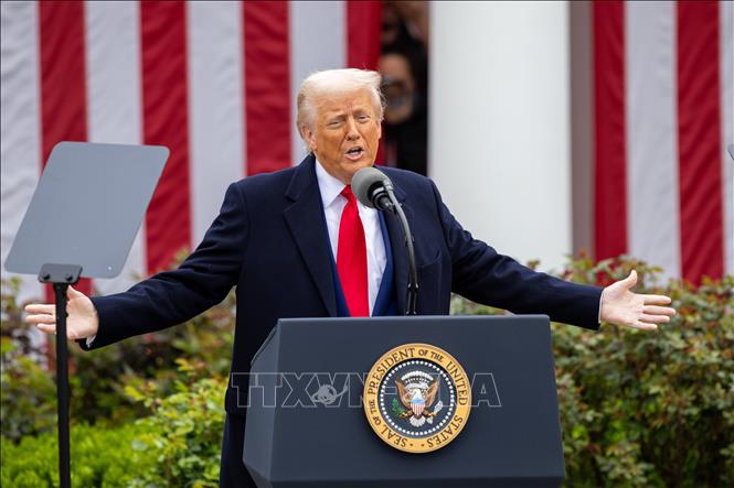 ភ្លាមៗនោះ លោកប្រធានាធិបតី Trump បានផ្លាស់ប្តូរយុទ្ធសាស្ត្រចរចារពន្ធជាមួយប្រទេសភាគច្រើន