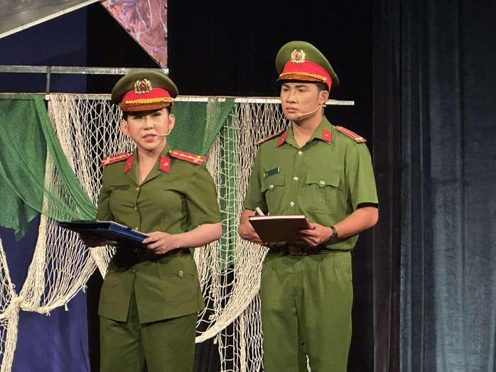Sau hoá thân vai Công an, Ngọc Cương lãnh bằng cử nhân đại học trong niềm xúc động- Ảnh 7.