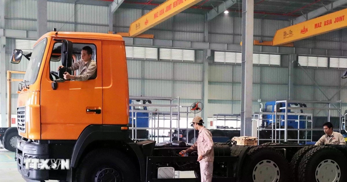 Bảng giá tính lệ phí trước bạ điều chỉnh, bổ sung đối với ôtô, xe máy