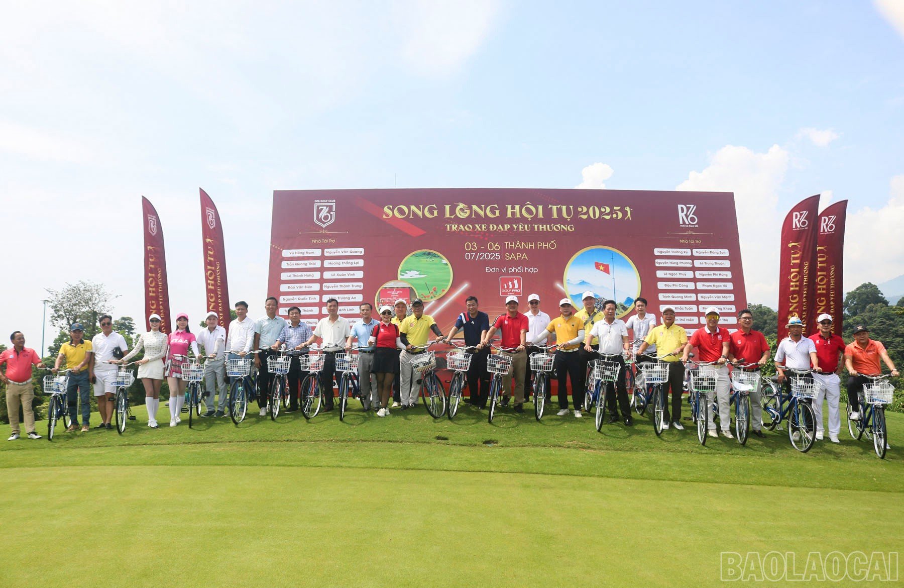 baolaocai-br_chup-anh-luu-niem-tai-chuong-trinh.jpg
