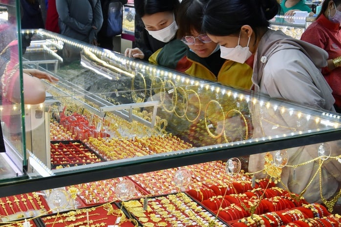 Diễn biến bất ngờ của giá vàng miếng SJC tự do sáng 5-7 - Ảnh 2.