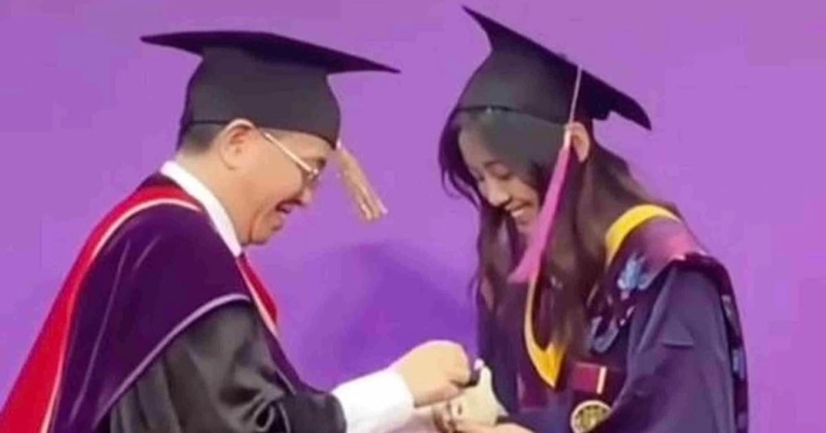 Tranh cãi việc sinh viên, nghiên cứu sinh mang Labubu lên nhận bằng