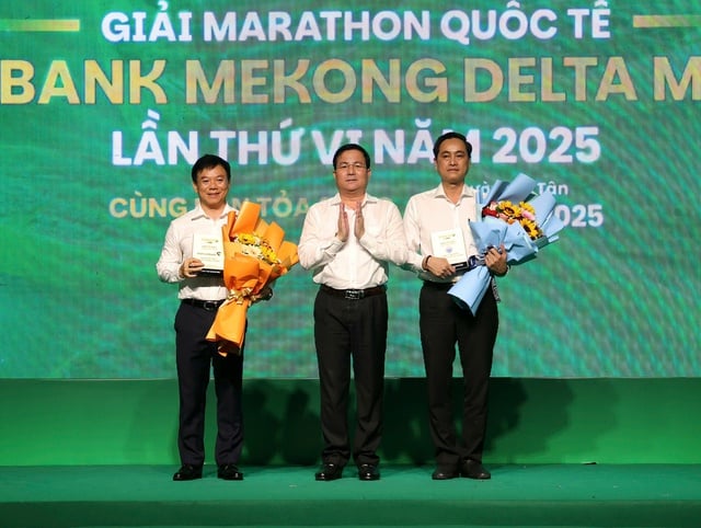 Những hình ảnh vui nhộn tại giải marathon quốc tế đầu tiên của TP Cần Thơ mới- Ảnh 1.