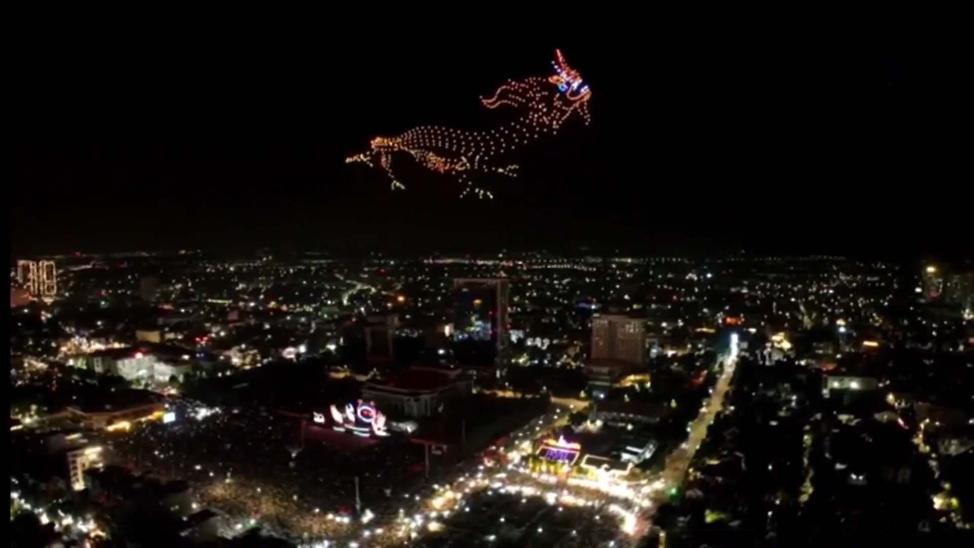 Mãn nhãn màn trình diễn drone light chào mừng tỉnh Bắc Ninh mới