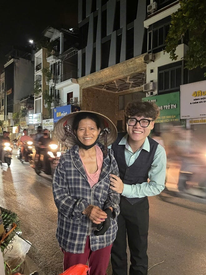 Chàng trai viết ước mơ thiện lành từ những điều nhỏ bé- Ảnh 3.