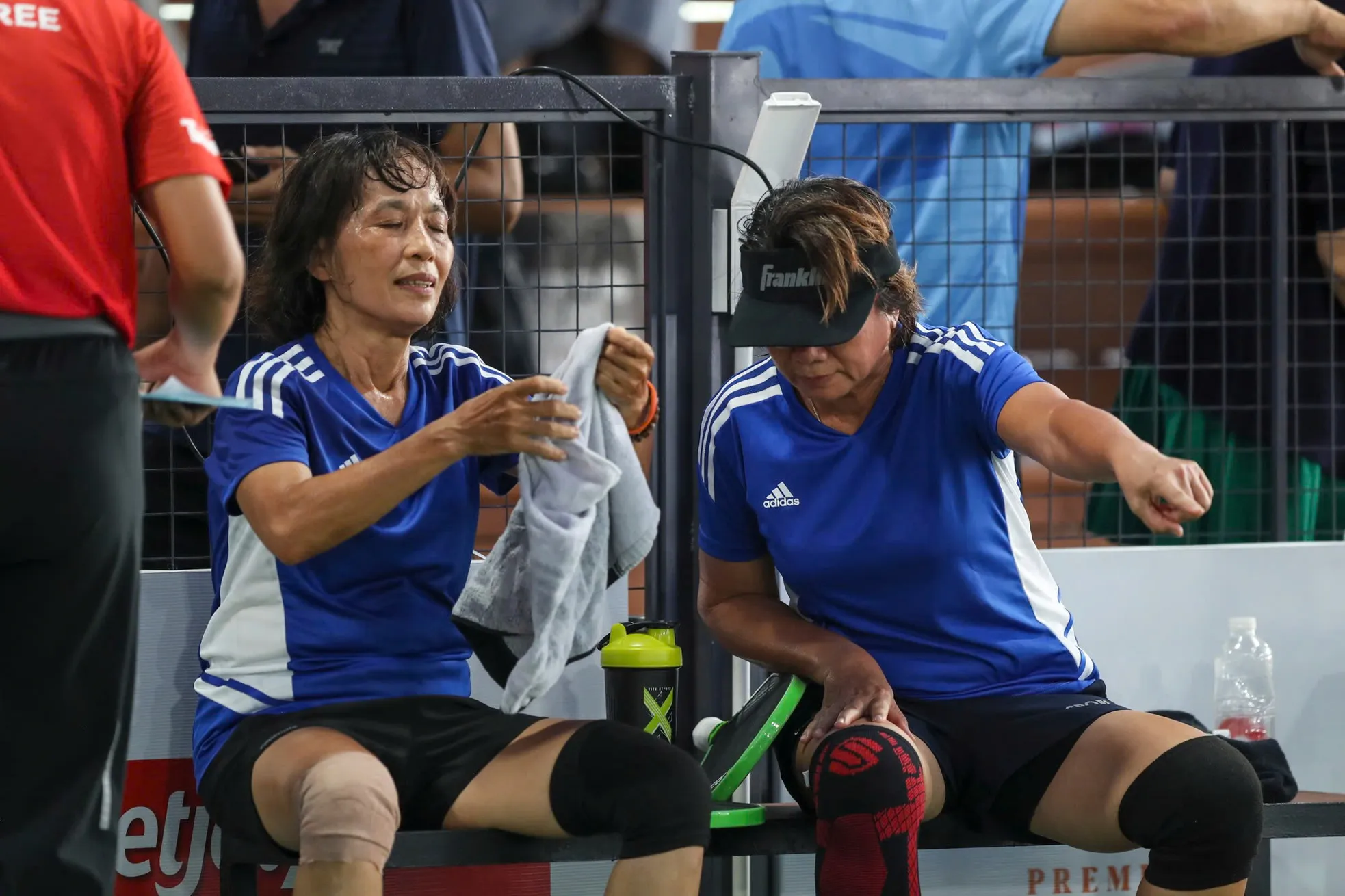 مشاركة مثيرة للاهتمام من أقدم رياضيتين في بطولة فيتنام للبيكلبول - صورة Hyundai Thanh Cong Cup 2025 1