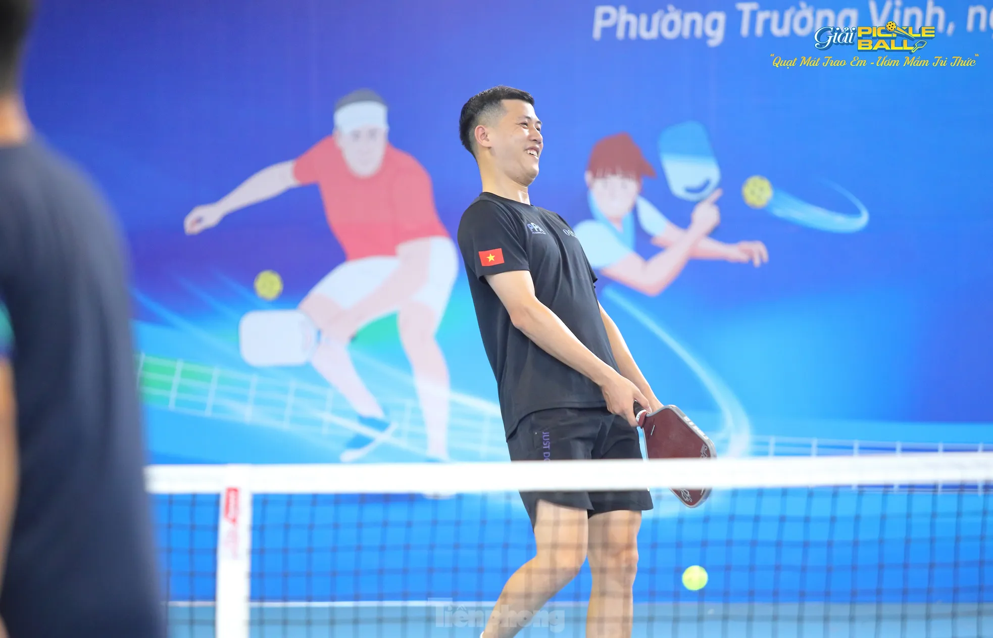 Khoảnh khắc gay cấn trong loạt trận tranh tài Giải Pickleball 'Quạt mát trao em - Ươm mầm tri thức' ảnh 10