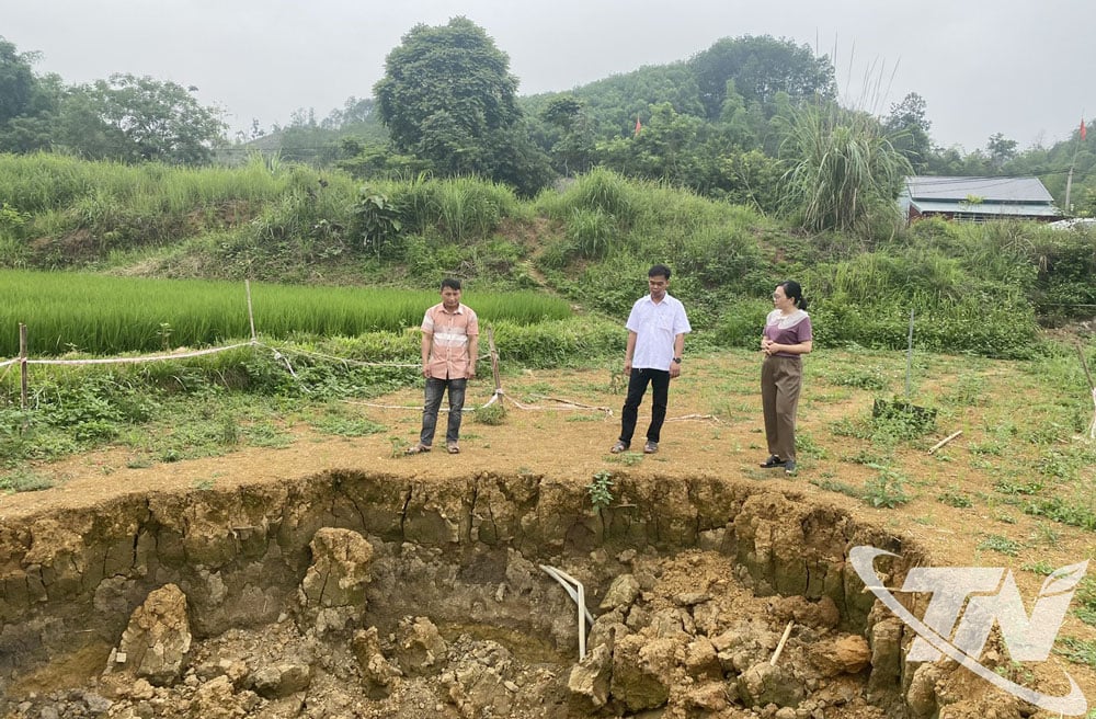 Trên địa bàn thôn Hiệp Lực, xã Na Rì, hiện có 7 hố sụt chưa rõ nguyên nhân.