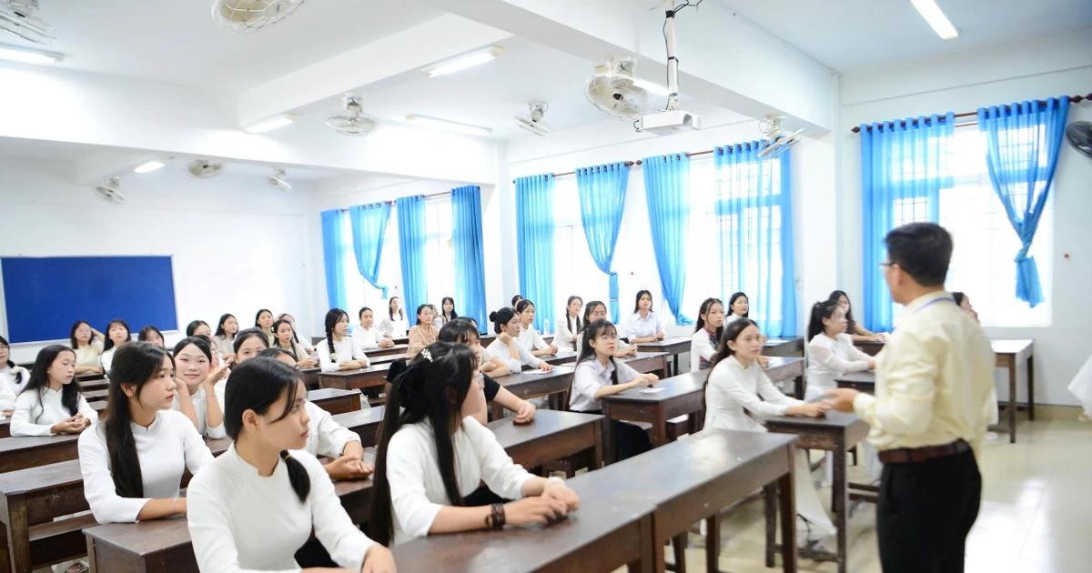Hơn 800 thí sinh ở Huế dự thi năng khiếu khối M, N đợt bổ sung