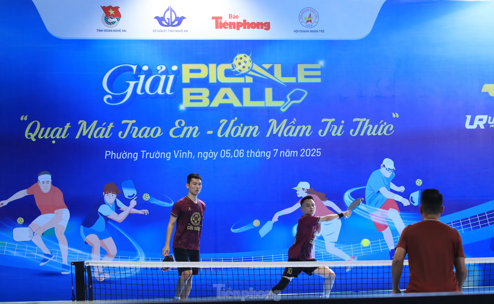 شارك أكثر من 300 رياضي في مسابقة Pickleball 