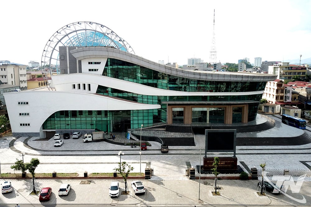 Trụ sở Nhà hát Ca, Múa, Nhạc Quốc gia Việt Nam.