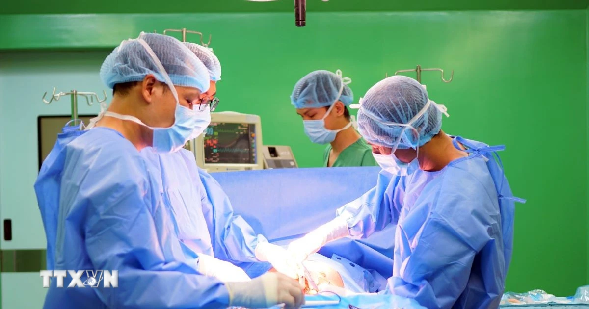 Successful emergency treatment of a 37-week pregnant woman with acute appendicitis