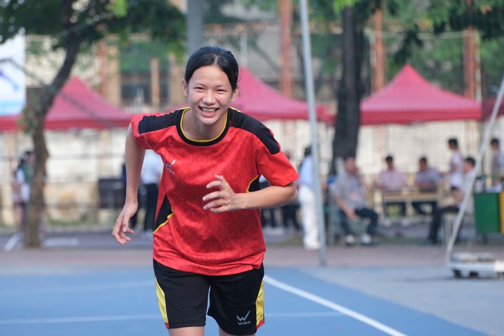 Thí sinh ca hát, mặc quần đùi áo số thi năng khiếu vào ĐH Sư phạm Hà Nội - 3
