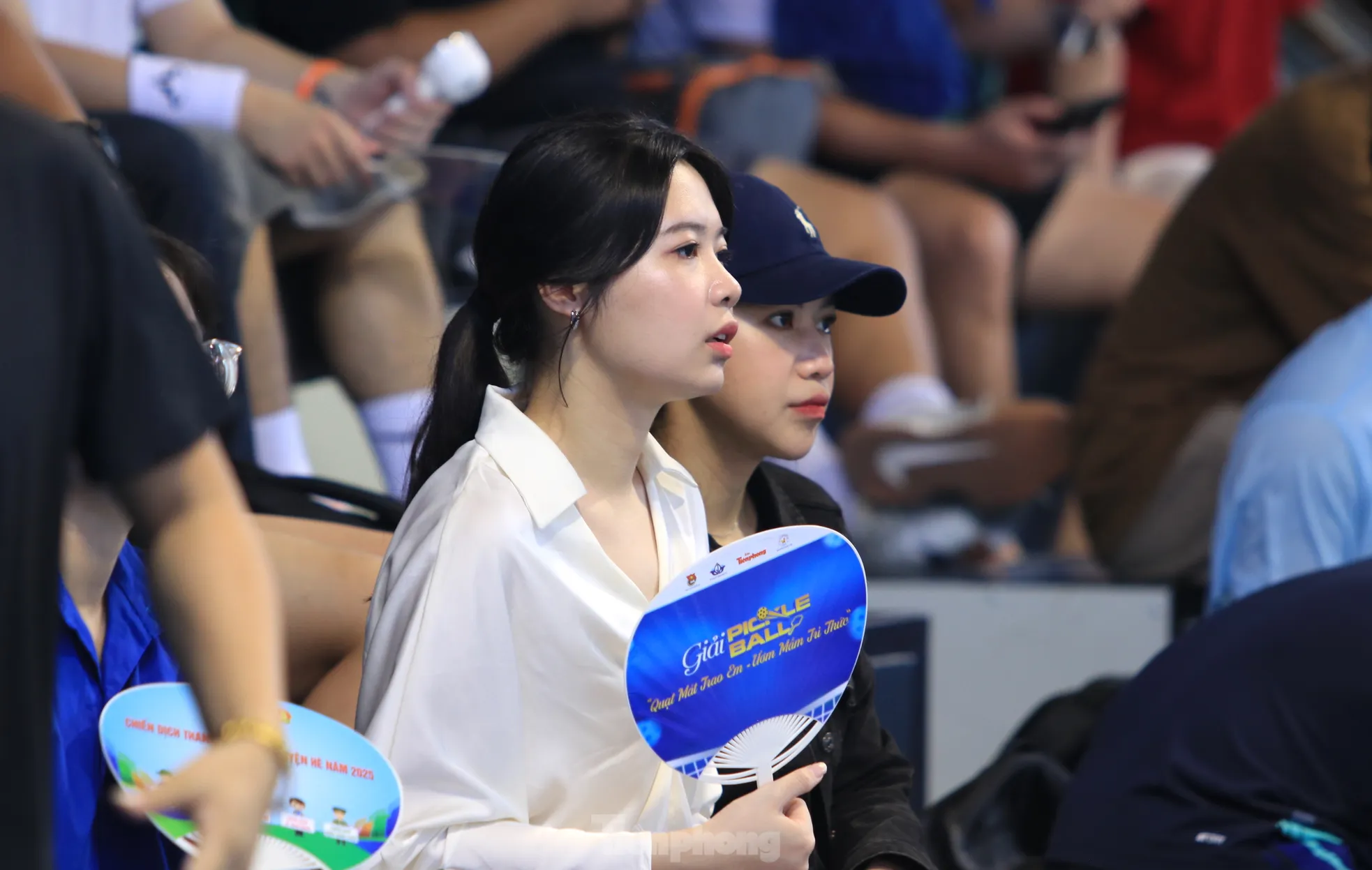 Khoảnh khắc gay cấn trong loạt trận tranh tài Giải Pickleball 'Quạt mát trao em - Ươm mầm tri thức' ảnh 6
