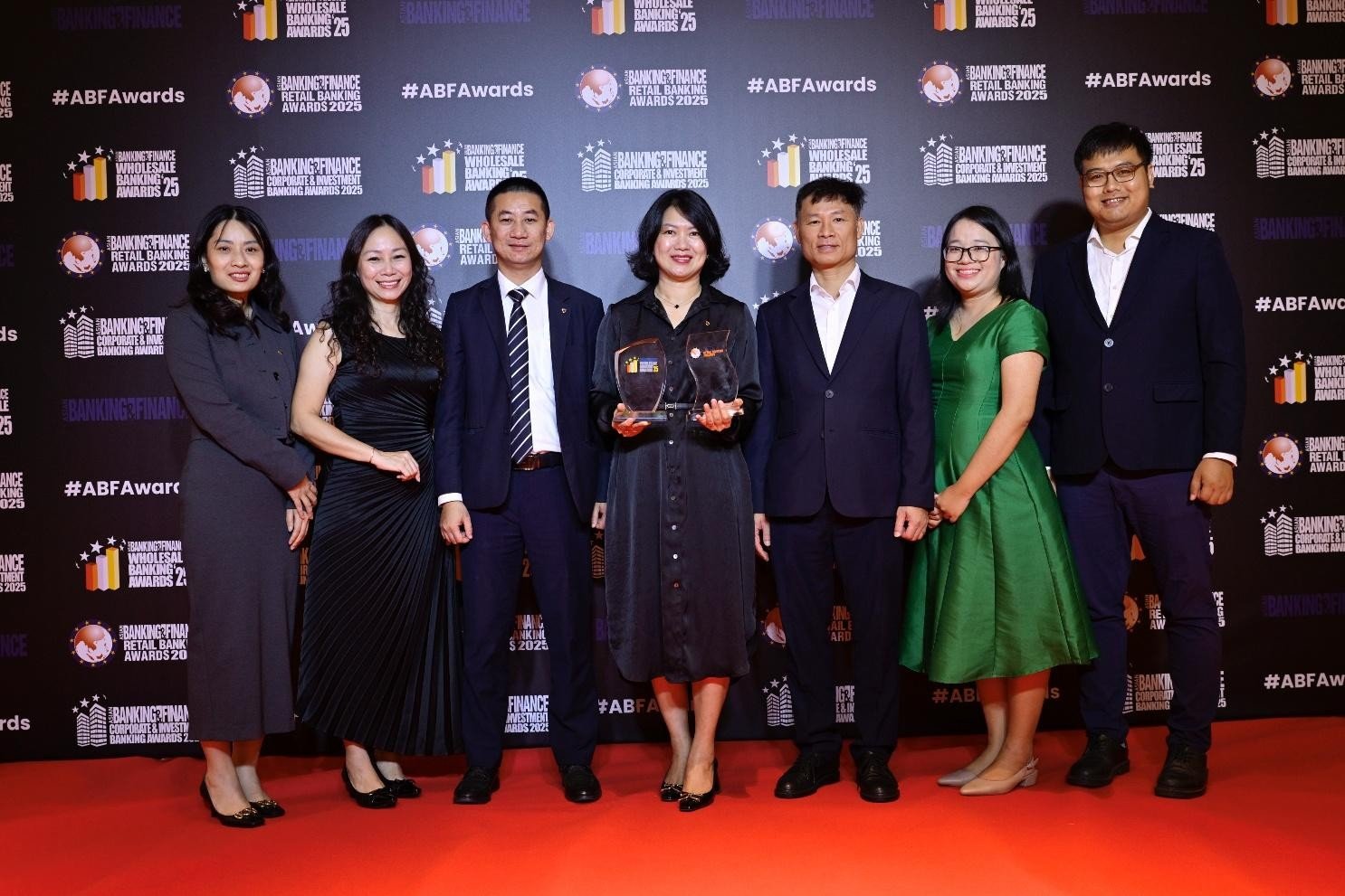 Asian Banking and Finance tiếp tục vinh danh Vietcombank- Ảnh 1.