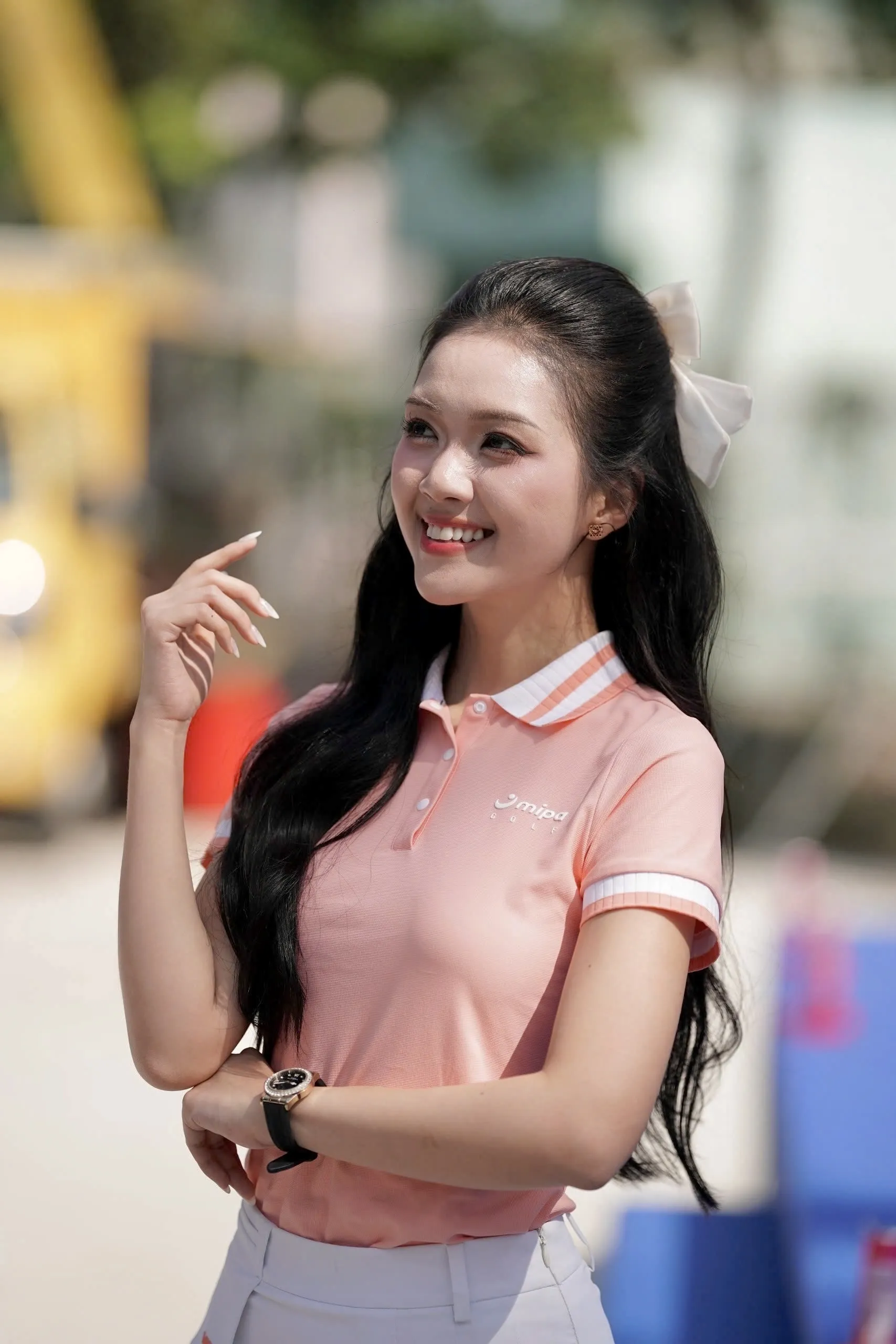 Nhan sắc đại sứ nghệ thuật của Hoa hậu Việt Nam khi làm MC giải Vô địch Pickleball Vietnam ảnh 4