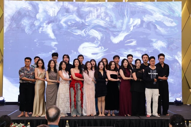 'Hot girl EILTS' Tâm Thảo, con gái Hoàng Mập hoàn thành khóa 'Ươm mầm tài năng'- Ảnh 1.