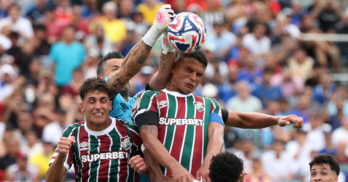 Ở tuổi 40, Thiago Silva vẫn khiến mọi người phải nể phục