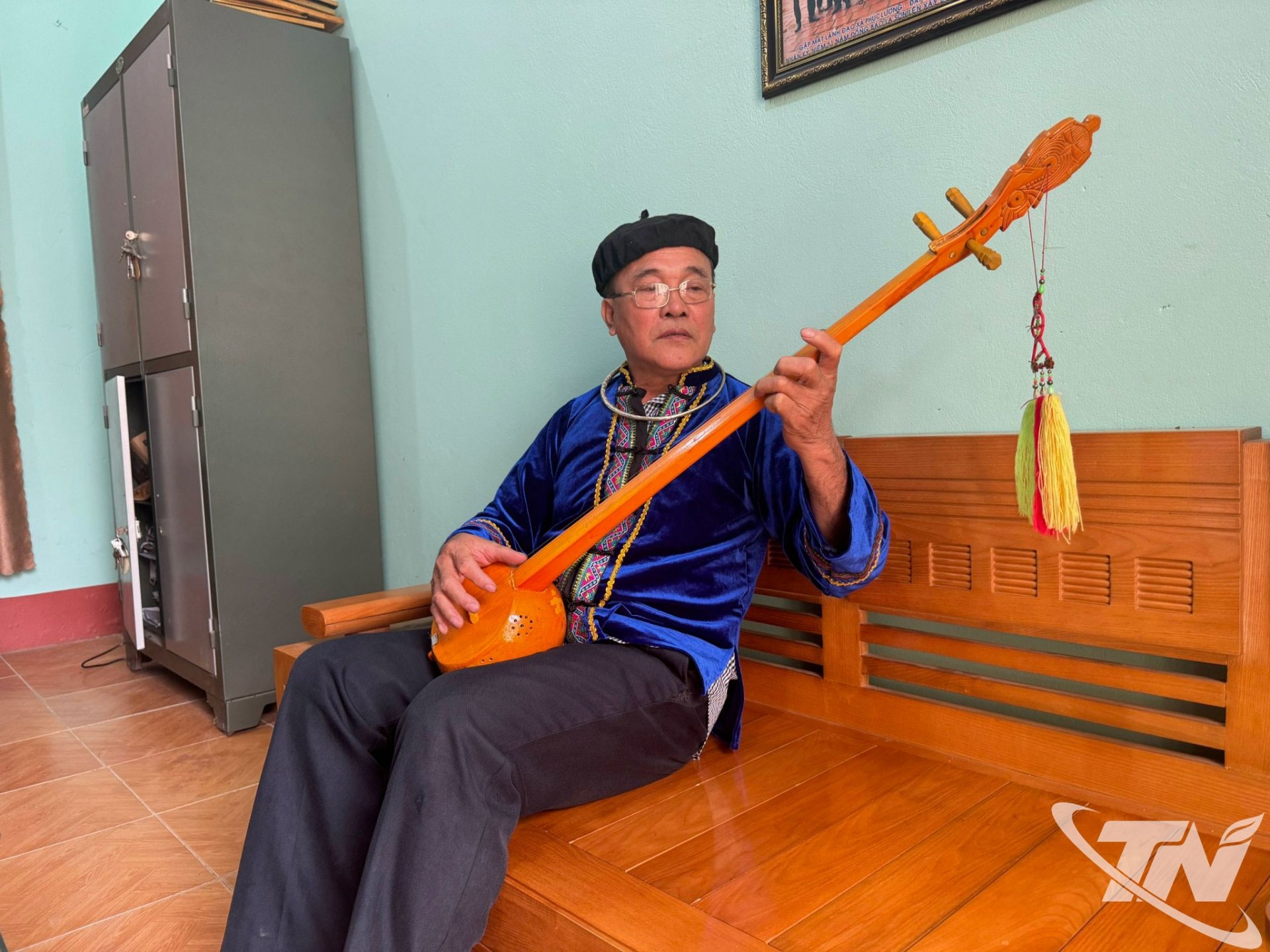 Ông Hợi thường xuyên luyện tập đàn Tính.